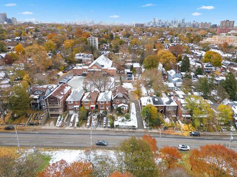 Photo 16 at 115 Parkside Drive, Swansea, Toronto