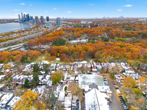 Photo 30 at 115 Parkside Drive, Swansea, Toronto