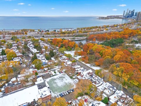 Photo 31 at 115 Parkside Drive, Swansea, Toronto