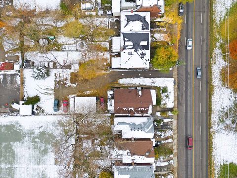 Photo 32 at 115 Parkside Drive, Swansea, Toronto