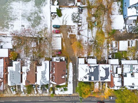 Photo 33 at 115 Parkside Drive, Swansea, Toronto