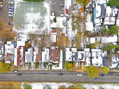 Photo 34 at 115 Parkside Drive, Swansea, Toronto