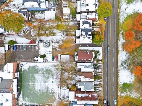 Photo 35 at 115 Parkside Drive, Swansea, Toronto