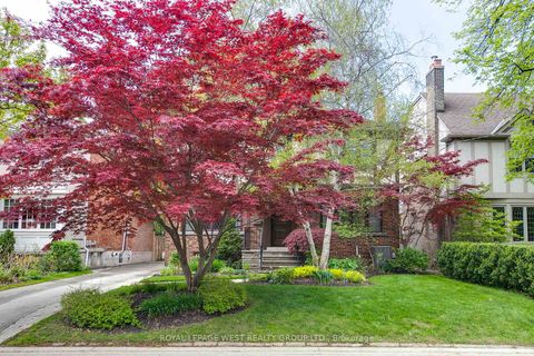 Photo 2 at 14 Dunedin Drive, Kingsway South, Toronto