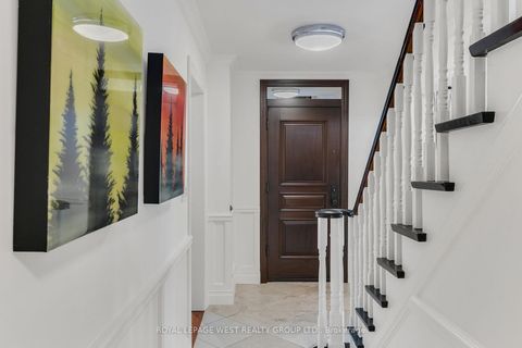 Photo 9 at 14 Dunedin Drive, Kingsway South, Toronto