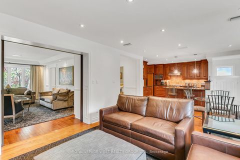 Photo 22 at 14 Dunedin Drive, Kingsway South, Toronto