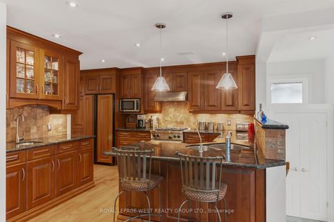 Photo 30 at 14 Dunedin Drive, Kingsway South, Toronto