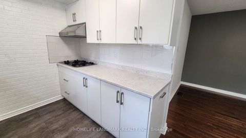 Photo 5 at 6 - 44 Chester Le Boulevard, L'Amoreaux, Toronto