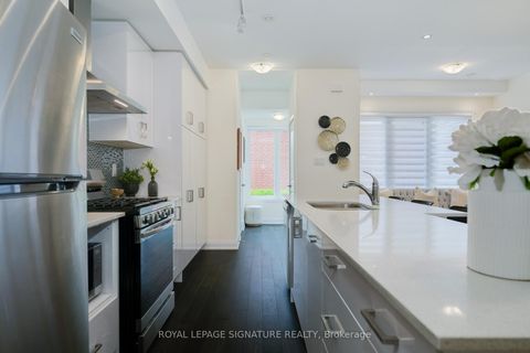 Photo 7 at 27 - 1972 Victoria Park Avenue, Donalda, Toronto