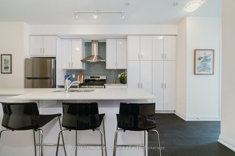 Photo 9 at 27 - 1972 Victoria Park Avenue, Donalda, Toronto