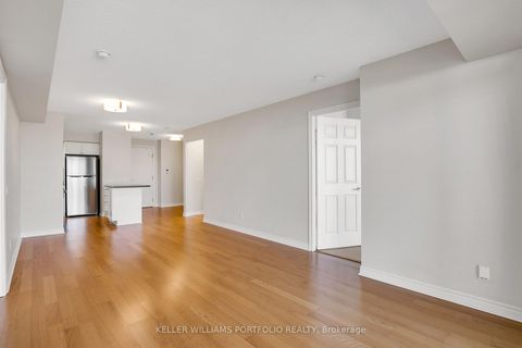 Photo 5 at 707 - 5229 Dundas Street W, City Centre West, Toronto