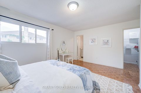 Photo 16 at 47 Colleen Street, Yorkhill, Vaughan