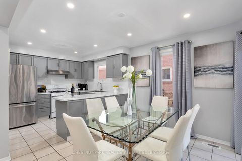 Photo 8 at 138 Largo Crescent, Maple, Vaughan