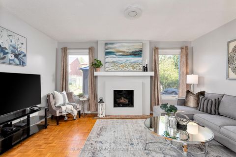 Photo 13 at 138 Largo Crescent, Maple, Vaughan