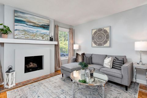 Photo 14 at 138 Largo Crescent, Maple, Vaughan