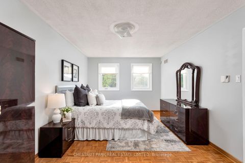 Photo 19 at 138 Largo Crescent, Maple, Vaughan