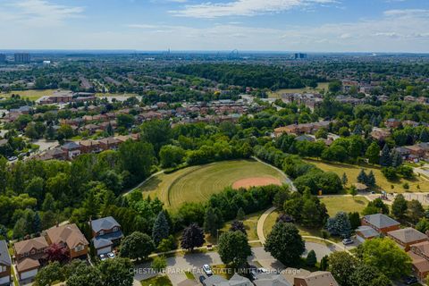 Photo 31 at 138 Largo Crescent, Maple, Vaughan