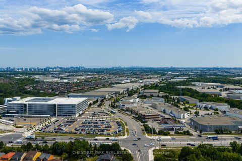 Photo 32 at 138 Largo Crescent, Maple, Vaughan