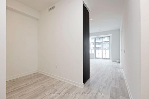 Photo 2 at 1003 - 8 Olympic Garden Drive, Newtonbrook East, Toronto
