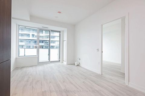 Photo 10 at 1003 - 8 Olympic Garden Drive, Newtonbrook East, Toronto