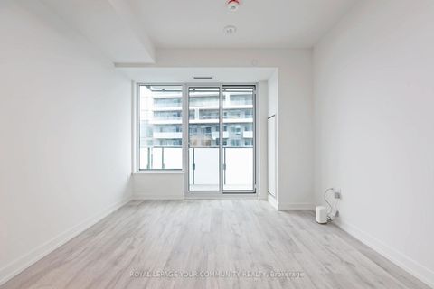 Photo 11 at 1003 - 8 Olympic Garden Drive, Newtonbrook East, Toronto