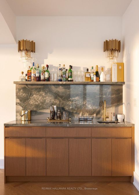 Photo 14 at 18 Foxley Street, Bellwoods, Toronto