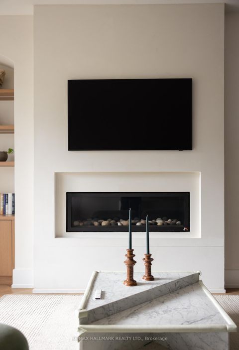 Photo 16 at 18 Foxley Street, Bellwoods, Toronto