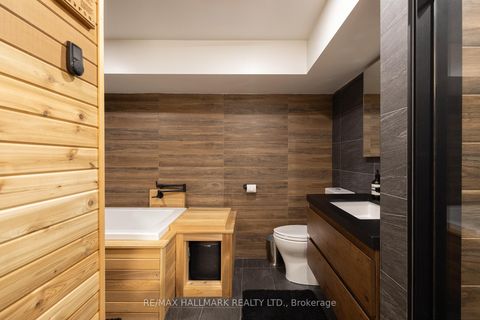 Photo 38 at 18 Foxley Street, Bellwoods, Toronto