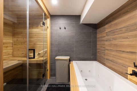 Photo 39 at 18 Foxley Street, Bellwoods, Toronto