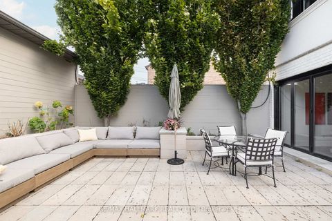 Photo 45 at 18 Foxley Street, Bellwoods, Toronto