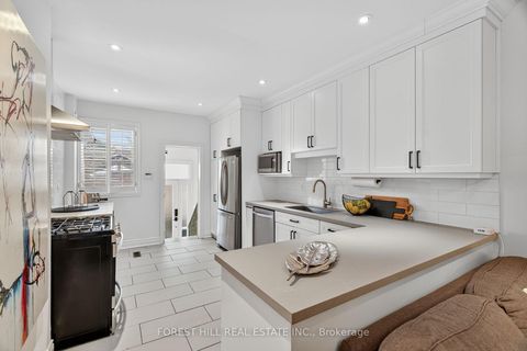 Photo 14 at 133 Ellsworth Avenue, Wychwood, Toronto