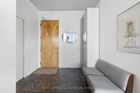 Photo 1 at 610 - 160 Baldwin Street, Chinatown, Toronto