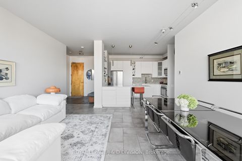 Photo 4 at 610 - 160 Baldwin Street, Chinatown, Toronto