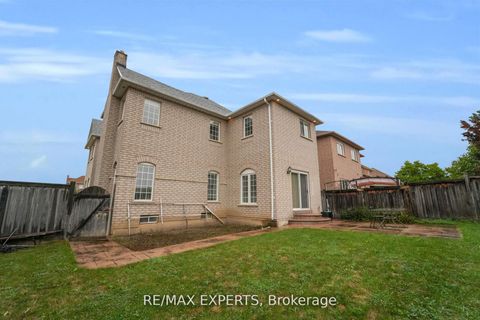 Photo 5 at 159 Sonoma Boulevard, Sonoma Heights, Vaughan