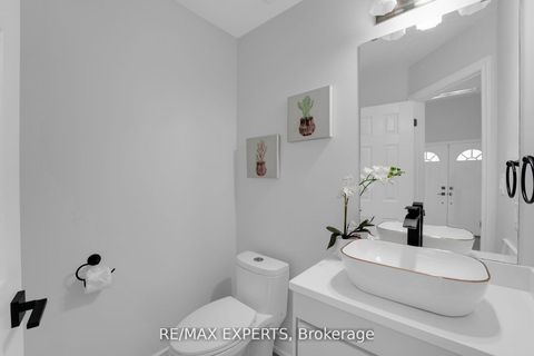 Photo 15 at 159 Sonoma Boulevard, Sonoma Heights, Vaughan