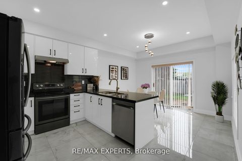 Photo 22 at 159 Sonoma Boulevard, Sonoma Heights, Vaughan