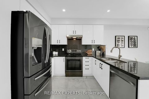 Photo 23 at 159 Sonoma Boulevard, Sonoma Heights, Vaughan