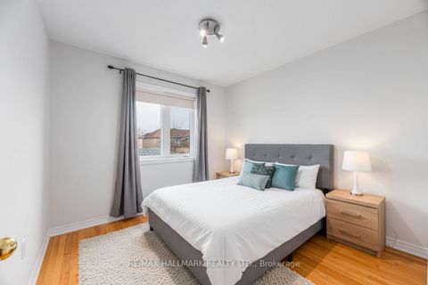 Photo 17 at 17 Oceanview Street, Rouge Woods, Richmond Hill