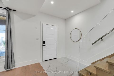 Photo 3 at 253 Albany Avenue, Annex, Toronto