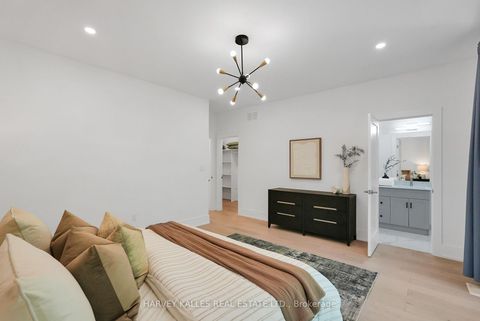 Photo 27 at 253 Albany Avenue, Annex, Toronto