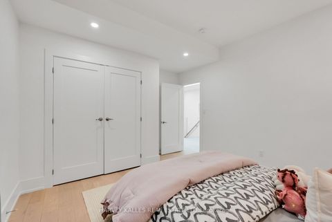 Photo 33 at 253 Albany Avenue, Annex, Toronto