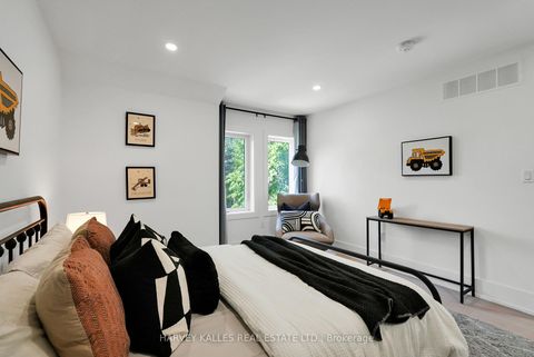 Photo 37 at 253 Albany Avenue, Annex, Toronto