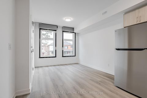 Photo 7 at 154 Robina Avenue, Oakwood Village, Toronto