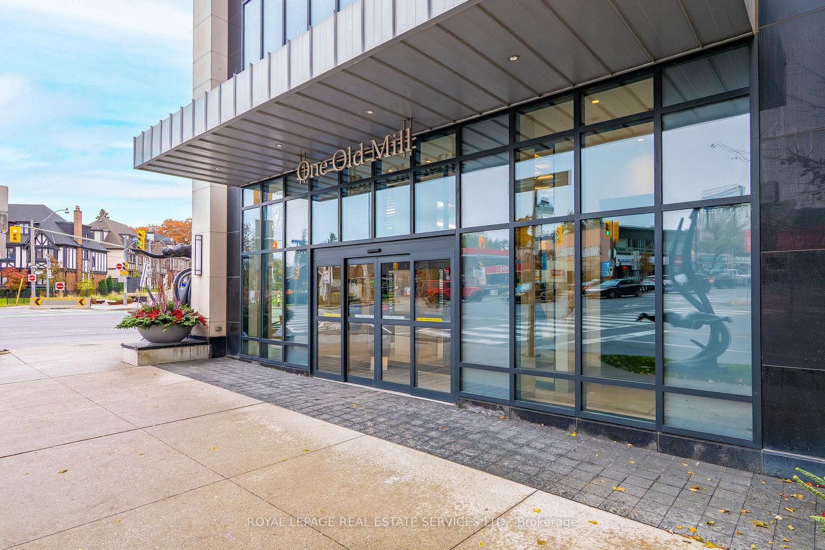 308 - 1 Old Mill Drive, Swansea, Toronto 