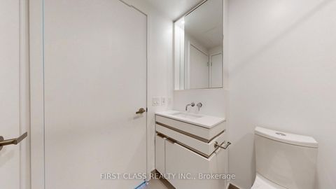 Photo 24 at 5702 - 197 Yonge Street, Yonge Corridor, Toronto