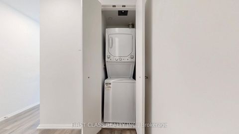 Photo 34 at 5702 - 197 Yonge Street, Yonge Corridor, Toronto