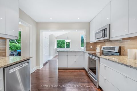 Photo 10 at 16 Revcoe Drive, Newtonbrook East, Toronto