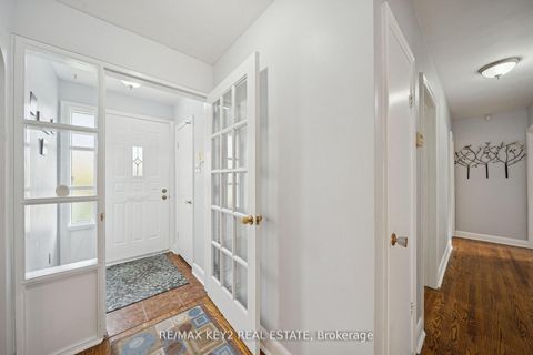 Photo 3 at 172 Allanford Road, Sullivan, Toronto