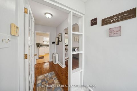 Photo 4 at 172 Allanford Road, Sullivan, Toronto