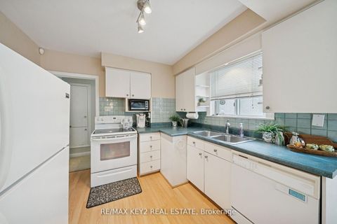 Photo 13 at 172 Allanford Road, Sullivan, Toronto